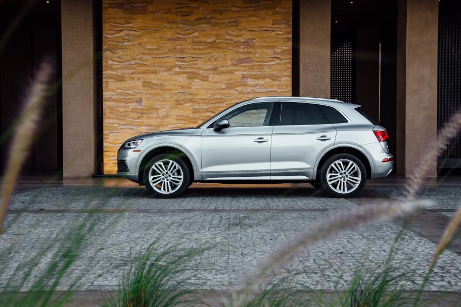  Audi Q5 2.0T Quattro 2017 года  (NA) (фото 16 из 40)